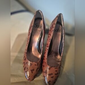 Sofft Textured Brown Heels